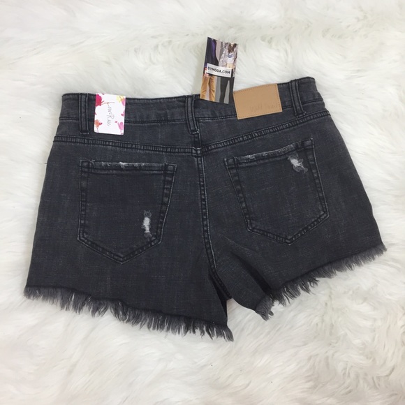 Wild Pearl NWT black Jean cut off frayed shorts - Picture 2 of 3
